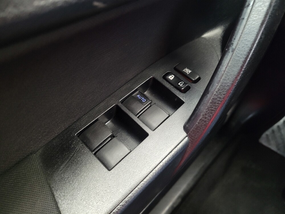 2018 Toyota Corolla in Cincinnati, OH 45255 - 18111541 27