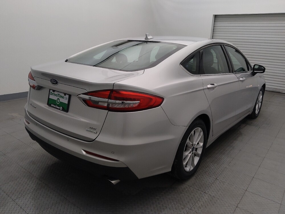 2019 Ford Fusion in Metairie, LA 70006 - 18111543 9