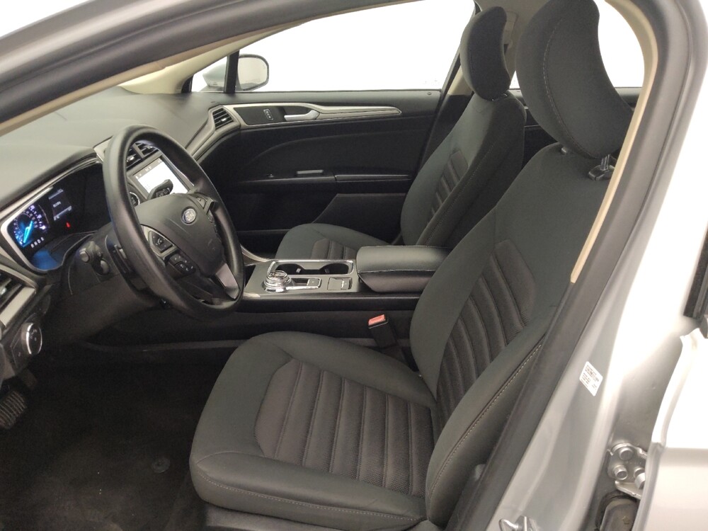 2019 Ford Fusion in Metairie, LA 70006 - 18111543 17