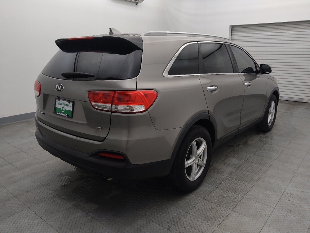 2016 Kia Sorento in Metairie, LA 70006 - 18111544 9