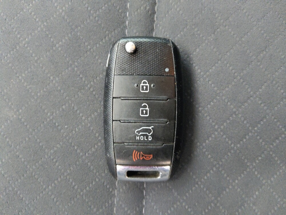 2016 Kia Sorento in Metairie, LA 70006 - 18111544 32