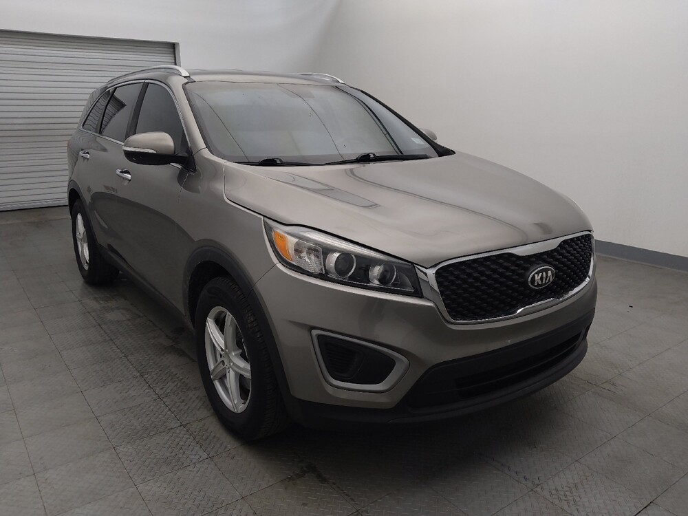 2016 Kia Sorento in Metairie, LA 70006 - 18111544 13