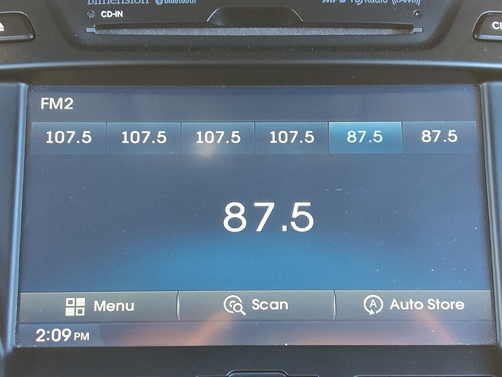 2015 Hyundai Santa Fe in San Antonio, TX 78238 - 18111553 25