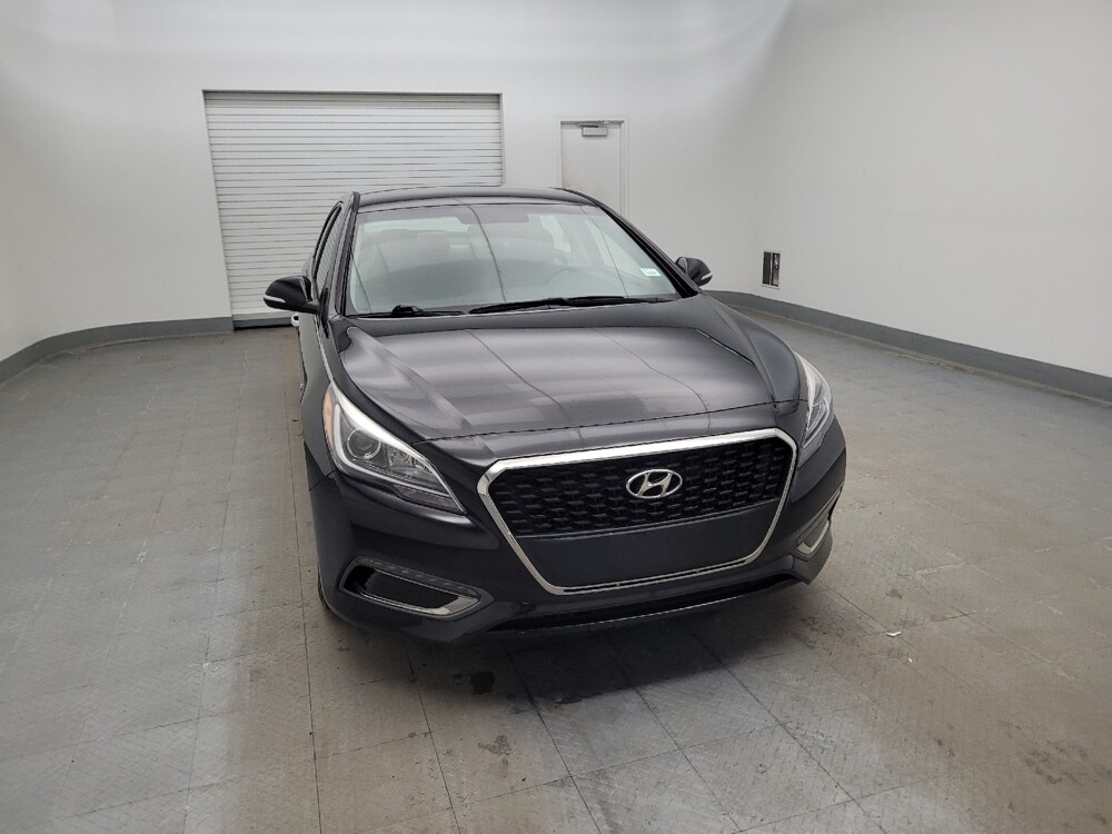 2017 Hyundai Sonata in Maple Heights, OH 44137 - 18111570 14