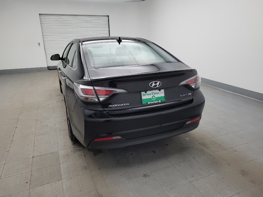 2017 Hyundai Sonata in Maple Heights, OH 44137 - 18111570 6