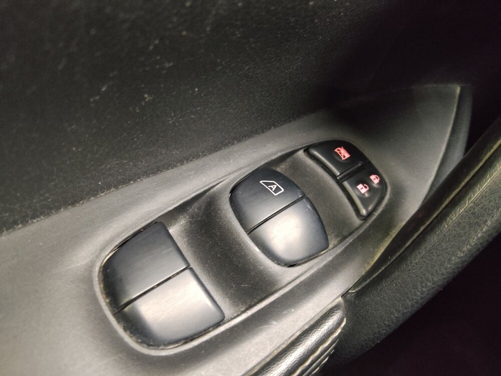 2021 Nissan Rogue Sport in Independence, MO 64055 - 18111606 27