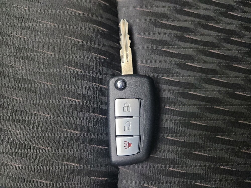 2019 Nissan Rogue in Eastpointe, MI 48021 - 18111615 32