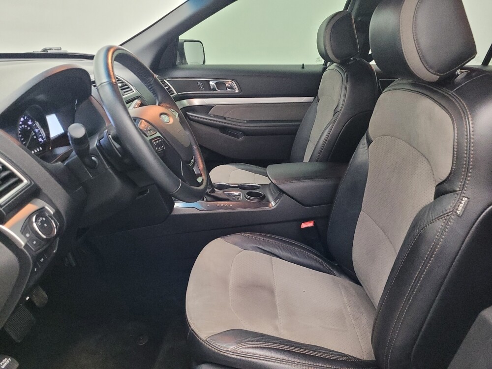 2017 Ford Explorer in Jacksonville, FL 32210 - 18111635 17