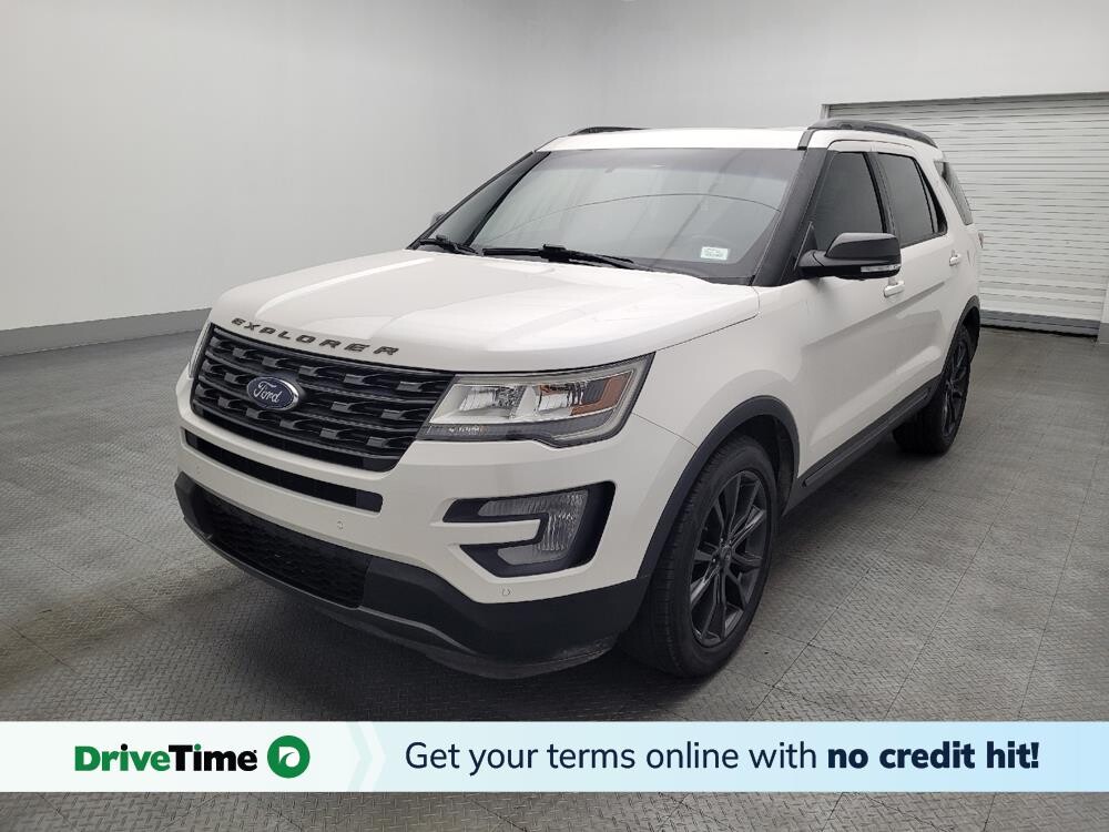2017 Ford Explorer in Jacksonville, FL 32210 - 18111635