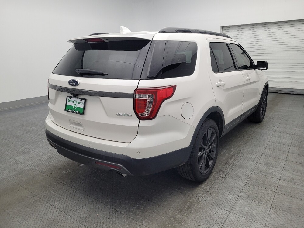 2017 Ford Explorer in Jacksonville, FL 32210 - 18111635 9