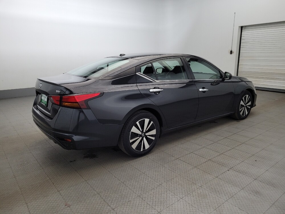 2021 Nissan Altima in Pittsburgh, PA 15237 - 18111637 10