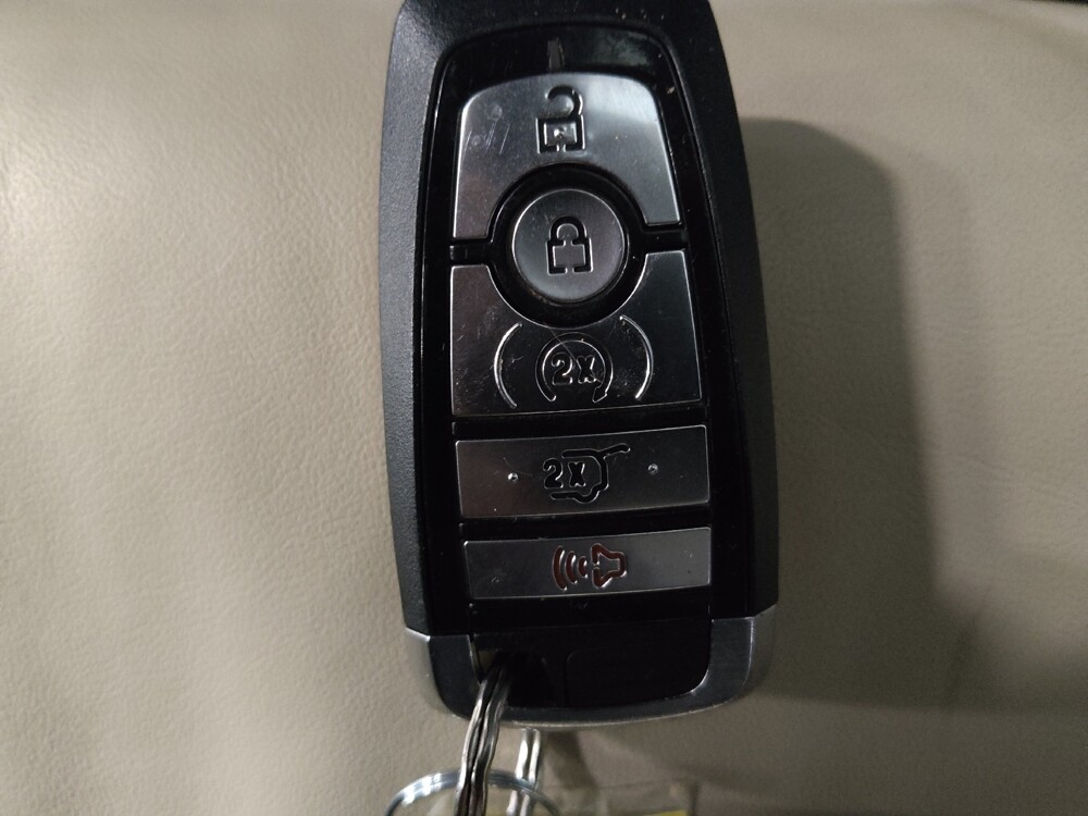 2020 Ford Explorer in Bradenton, FL 34207 - 18111639 32