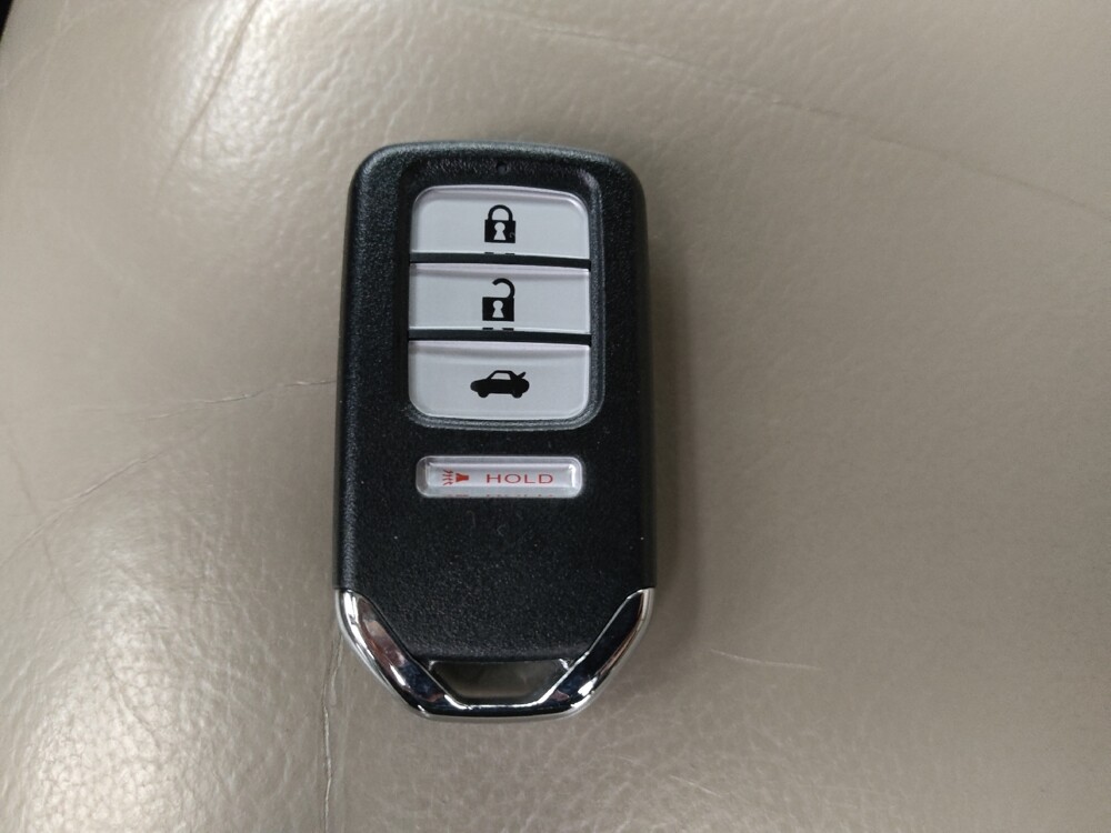 2018 Honda Pilot in St. Louis, MO 63125 - 18111644 32