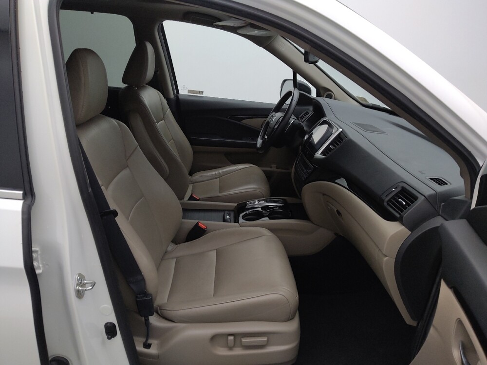 2018 Honda Pilot in St. Louis, MO 63125 - 18111644 21