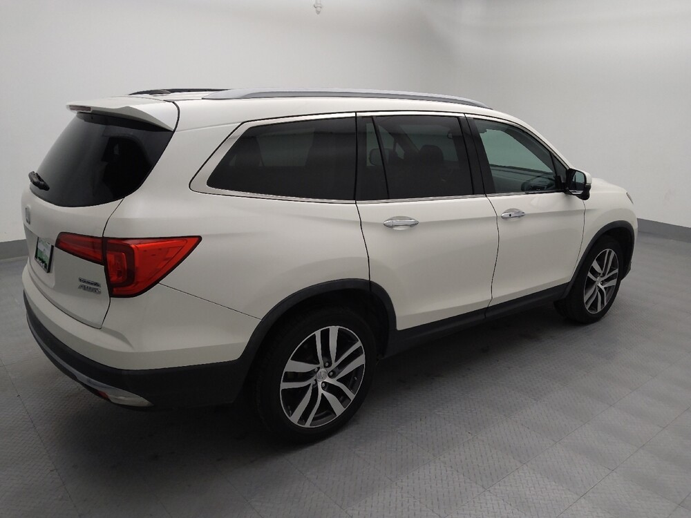 2018 Honda Pilot in St. Louis, MO 63125 - 18111644 10