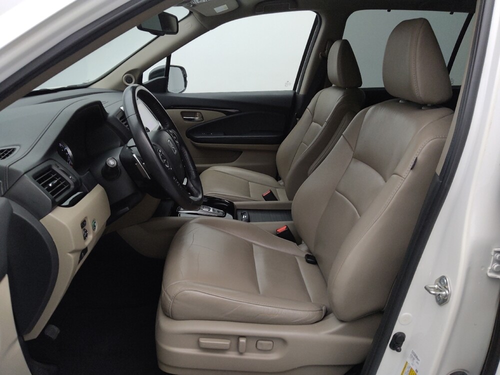 2018 Honda Pilot in St. Louis, MO 63125 - 18111644 17