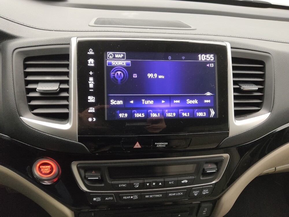 2018 Honda Pilot in St. Louis, MO 63125 - 18111644 25