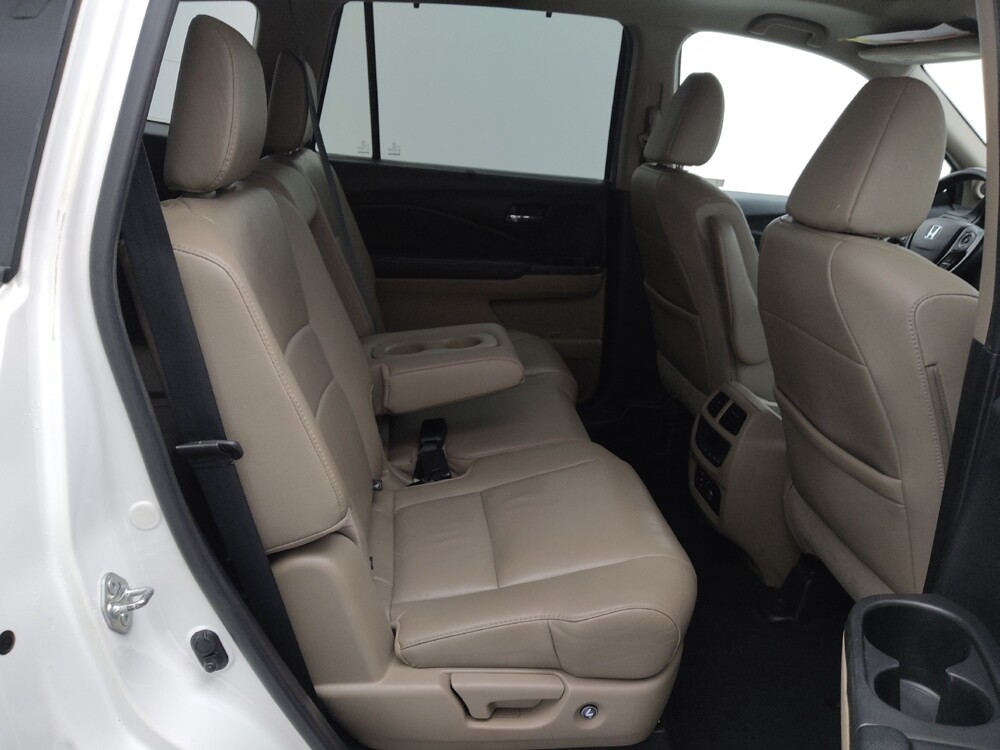 2018 Honda Pilot in St. Louis, MO 63125 - 18111644 19