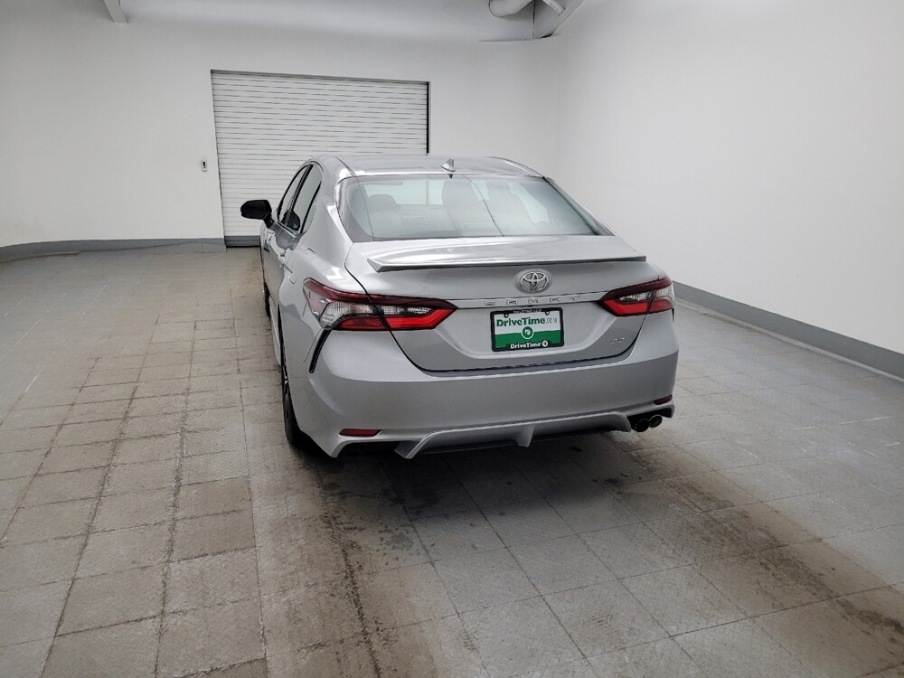 2021 Toyota Camry in Toledo, OH 43617 - 18111649 6