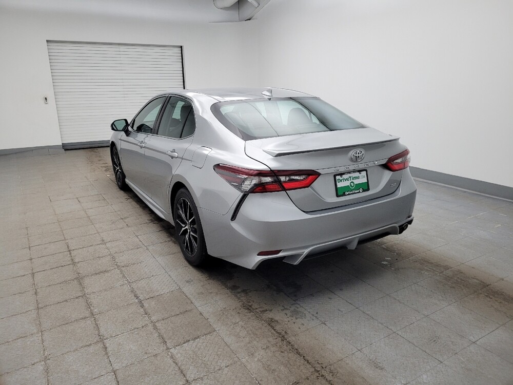 2021 Toyota Camry in Toledo, OH 43617 - 18111649 5