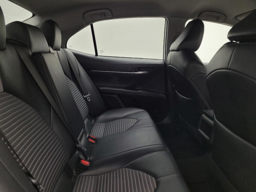 2021 Toyota Camry in Toledo, OH 43617 - 18111649 19