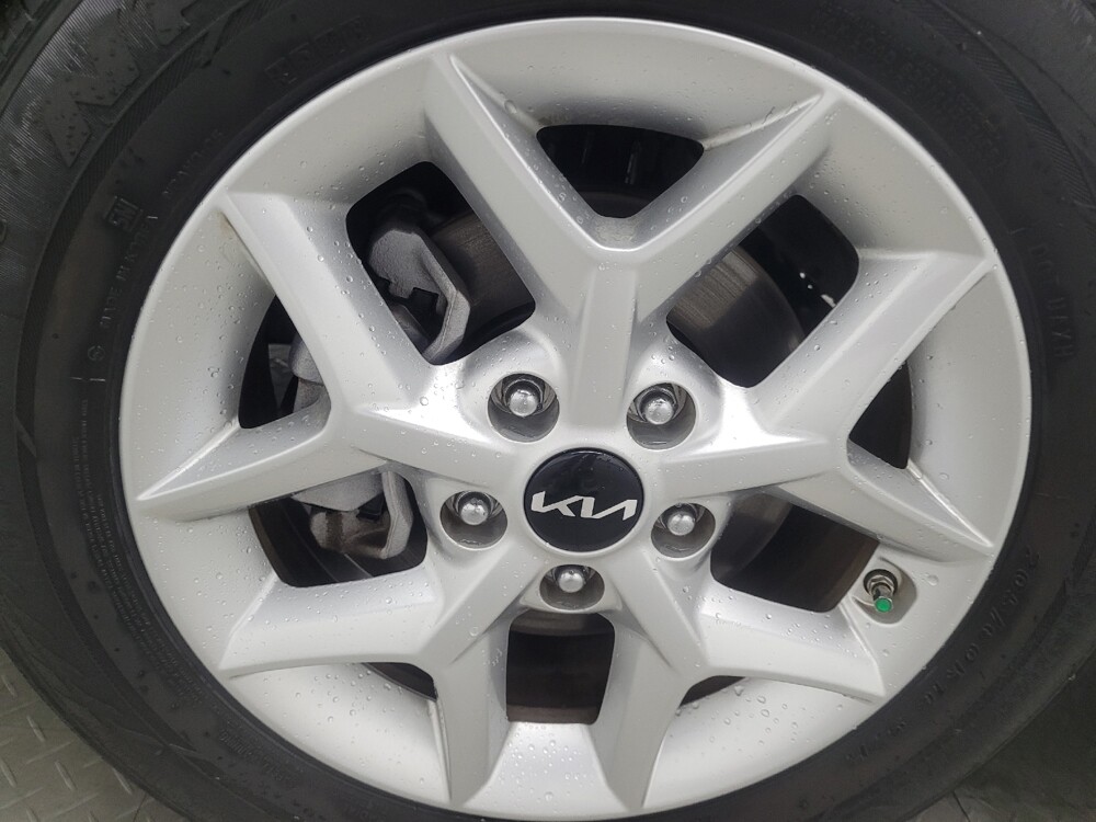 2025 Kia Soul in Macon, GA 31210 - 18111657 31