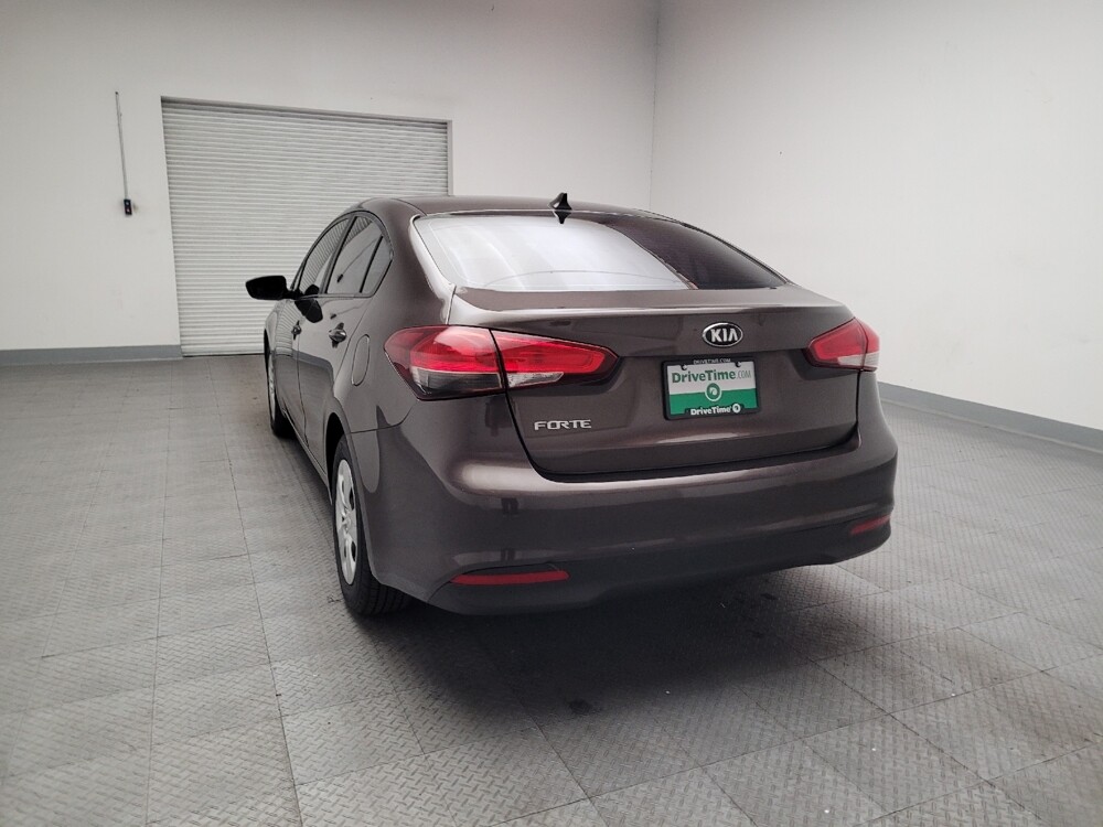 2017 Kia Forte in Riverside, CA 92504 - 18111660 6