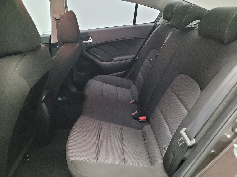 2017 Kia Forte in Riverside, CA 92504 - 18111660 18