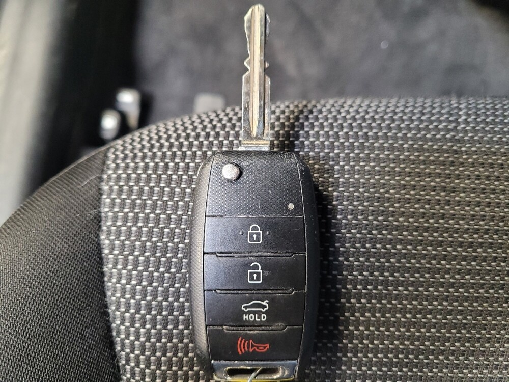 2017 Kia Forte in Riverside, CA 92504 - 18111660 32