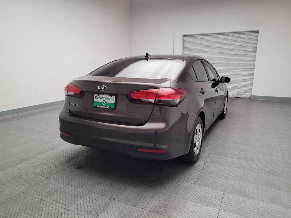 2017 Kia Forte in Riverside, CA 92504 - 18111660 7