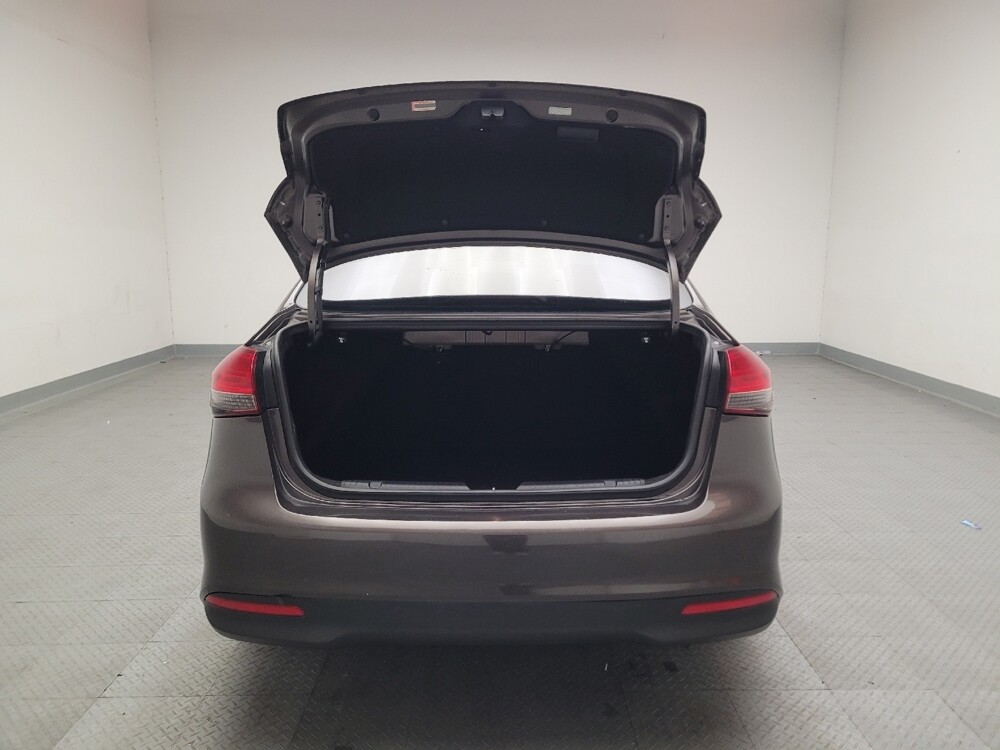 2017 Kia Forte in Riverside, CA 92504 - 18111660 29