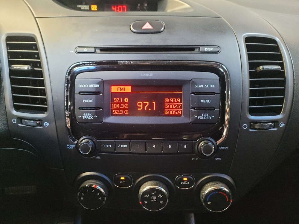 2017 Kia Forte in Riverside, CA 92504 - 18111660 25