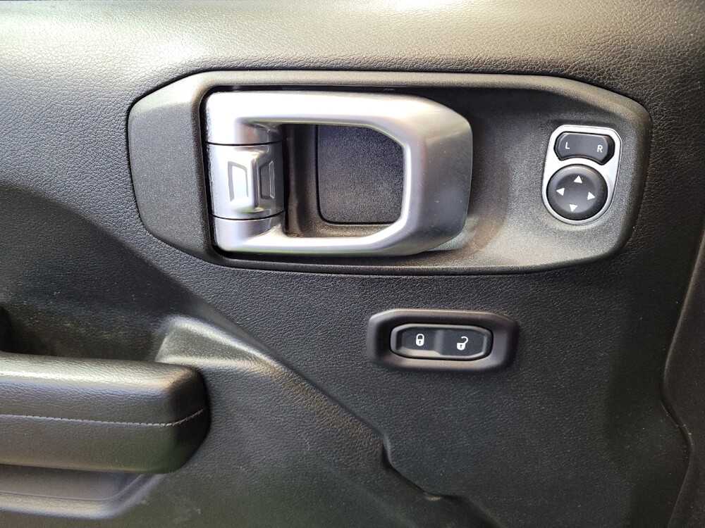 2019 Jeep Wrangler in Miamisburg, OH 45342 - 18111662 27