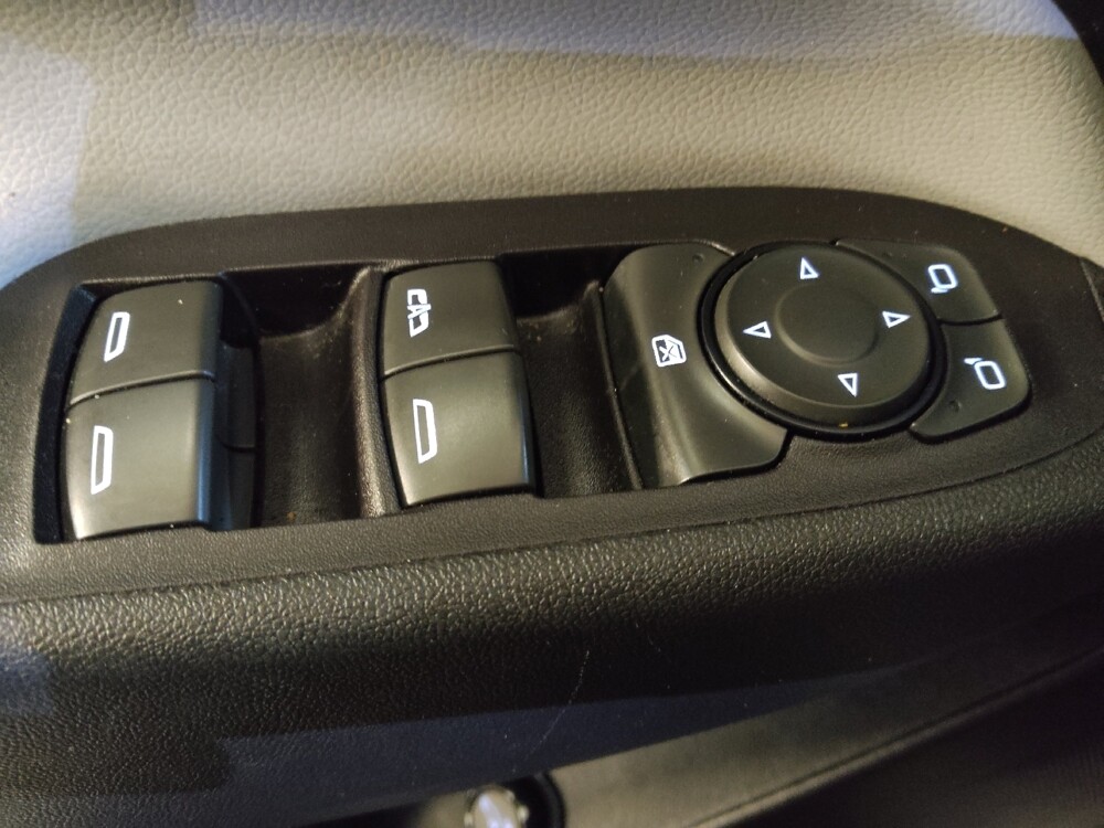 2018 Chevrolet Equinox in Columbia, SC 29210 - 18111675 27