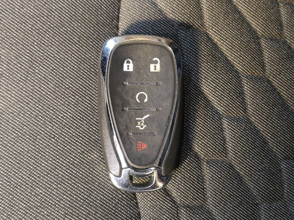 2018 Chevrolet Equinox in Columbia, SC 29210 - 18111677 32