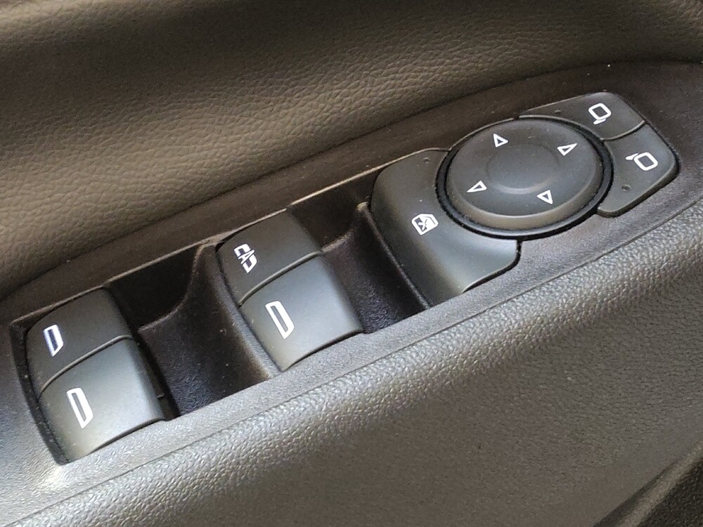 2018 Chevrolet Equinox in Columbia, SC 29210 - 18111677 27