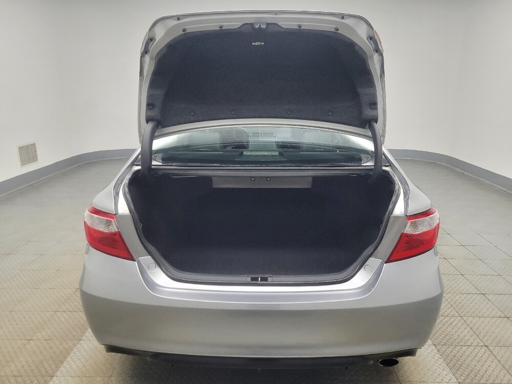 2016 Toyota Camry in Highland, IN 46322 - 18111697 29