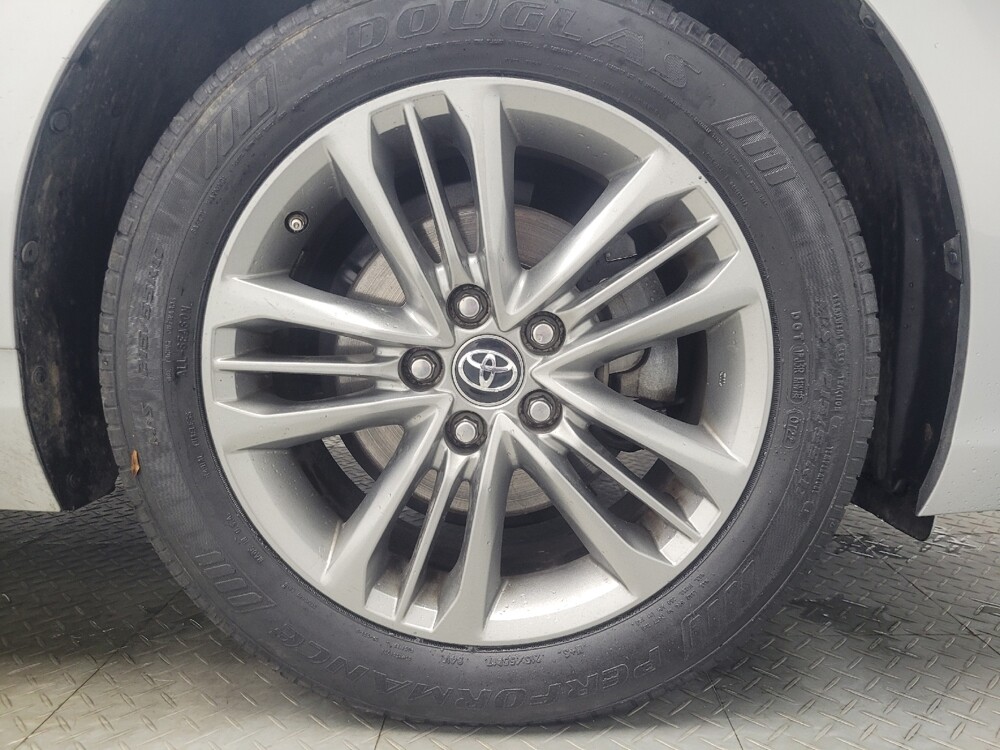 2016 Toyota Camry in Highland, IN 46322 - 18111697 31