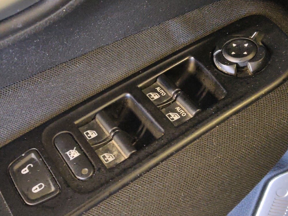 2020 Jeep Renegade in Baton Rouge, LA 70816 - 18111700 27