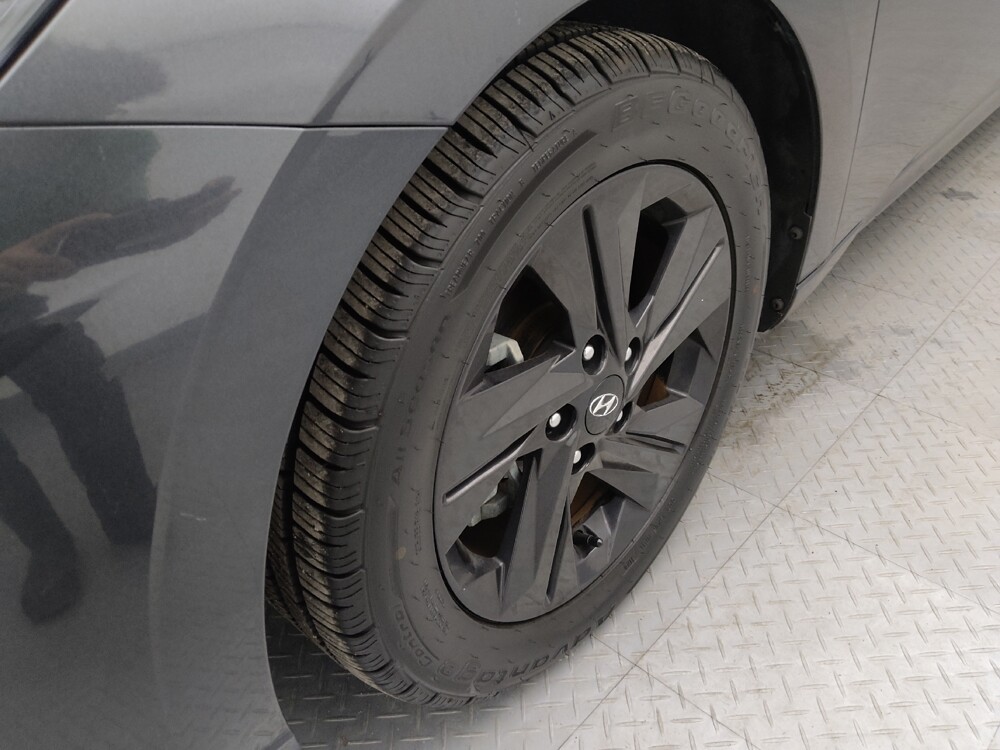 2021 Hyundai Elantra in Independence, MO 64055 - 18111703 31