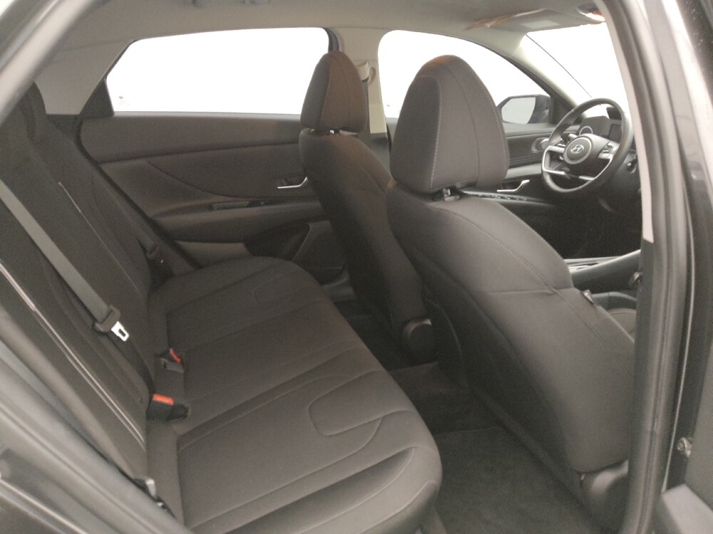 2021 Hyundai Elantra in Independence, MO 64055 - 18111703 19