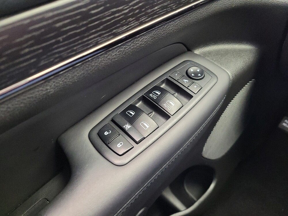 2019 Jeep Grand Cherokee in Miamisburg, OH 45342 - 18111704 27