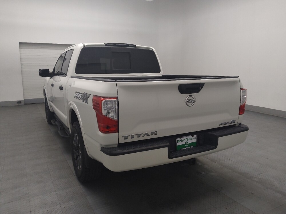 2018 Nissan Titan in Marietta, GA 30062 - 18111727 5