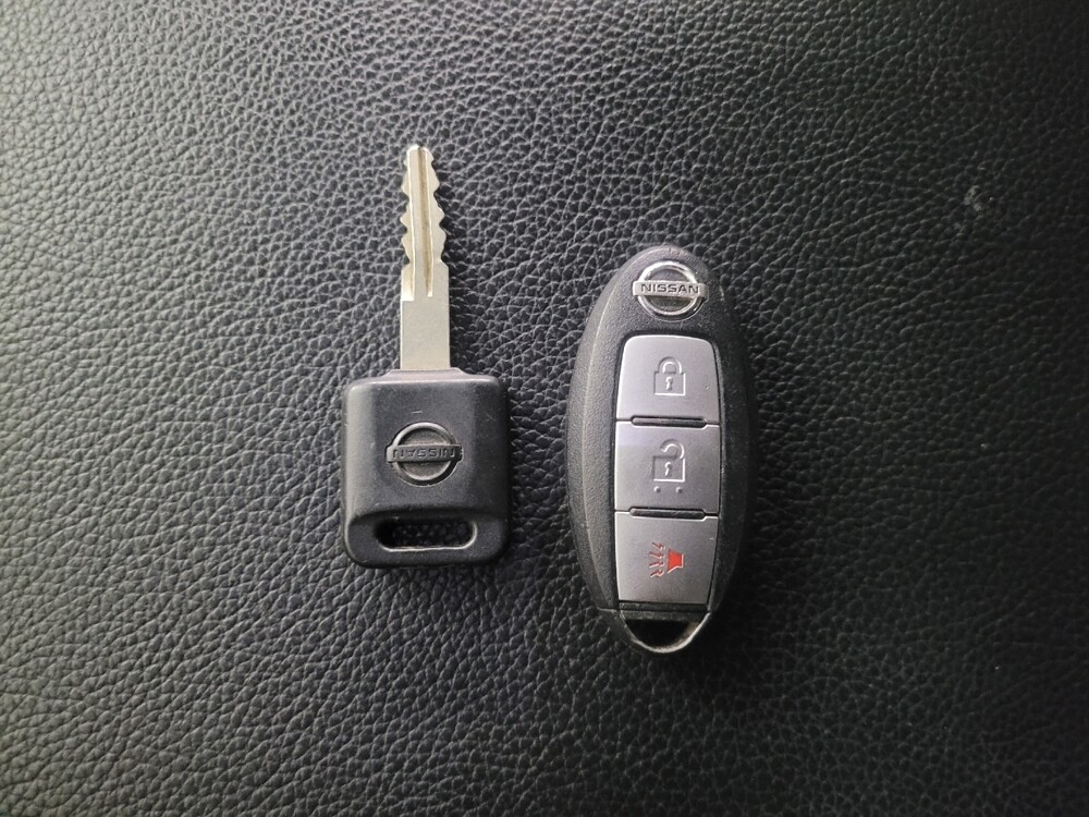 2018 Nissan Titan in Marietta, GA 30062 - 18111727 32