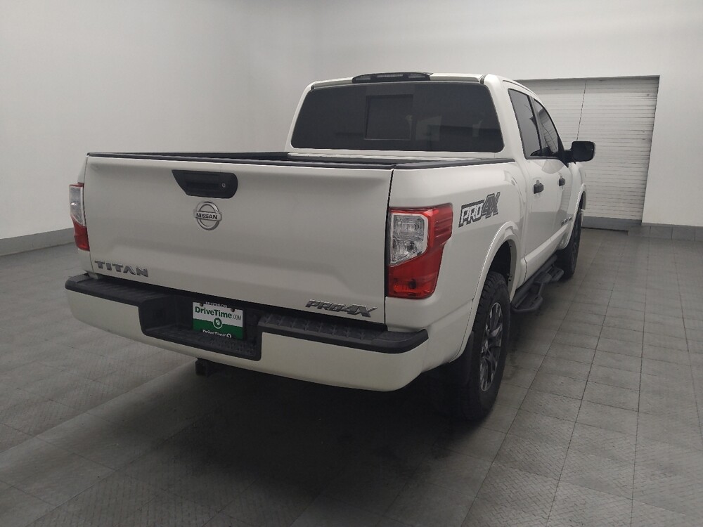2018 Nissan Titan in Marietta, GA 30062 - 18111727 9
