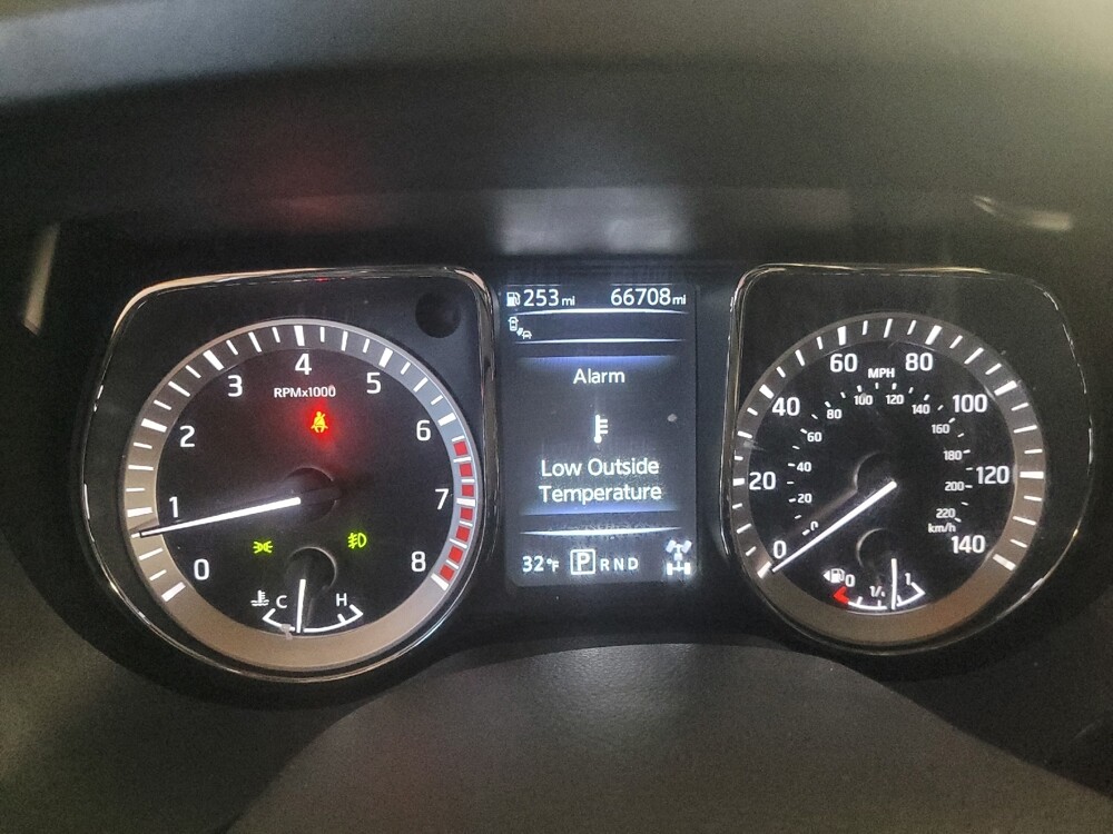 2018 Nissan Titan in Marietta, GA 30062 - 18111727 23