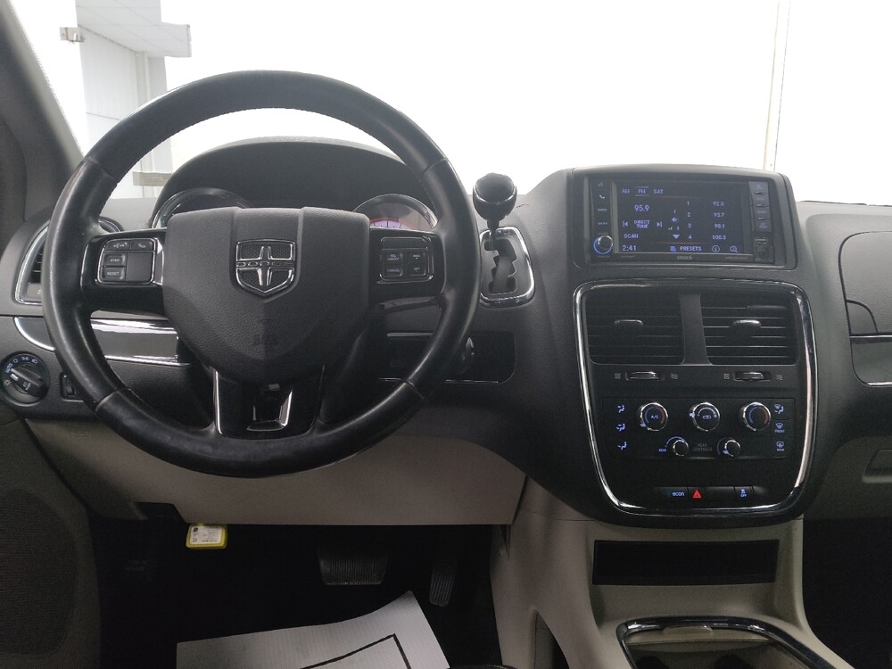 2020 Dodge Grand Caravan in St. Louis, MO 63125 - 18111739 27