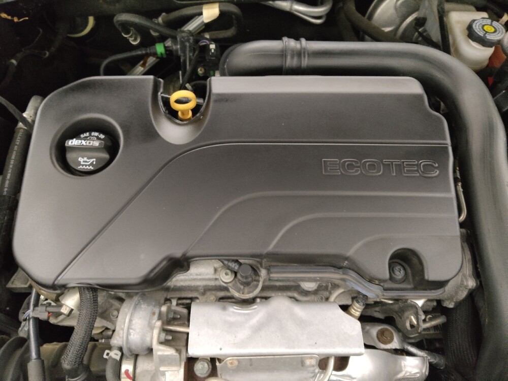 2018 Chevrolet Malibu in Independence, MO 64055 - 18111740 30