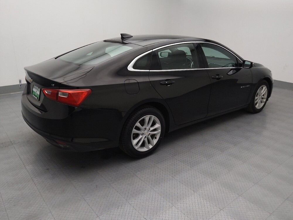 2018 Chevrolet Malibu in Independence, MO 64055 - 18111740 10