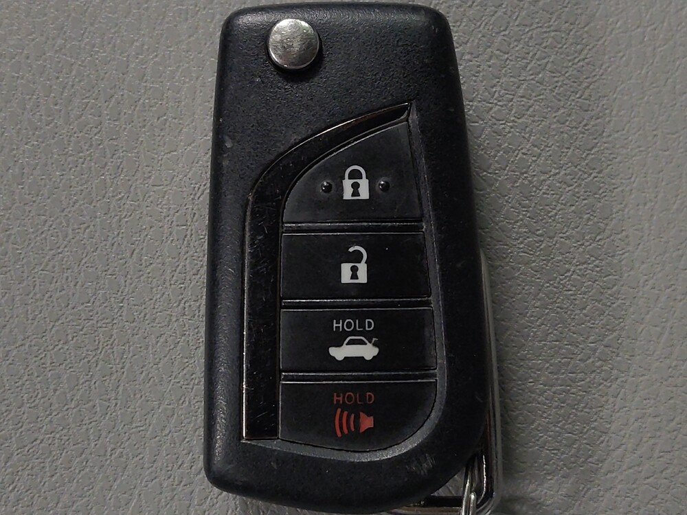 2018 Toyota Camry in San Antonio, TX 78238 - 18111743 32